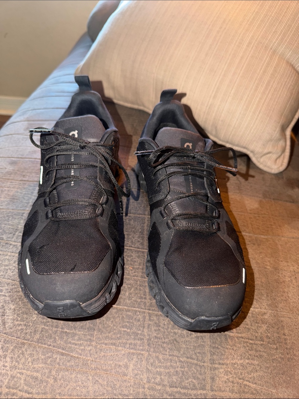On cloud women’s waterproof sneakers
